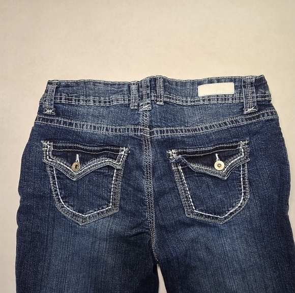 Myth Of Jade Capri Mid-rise Rolled Hem Distressed Women's Jeans Size 10 - Picture 4 of 12